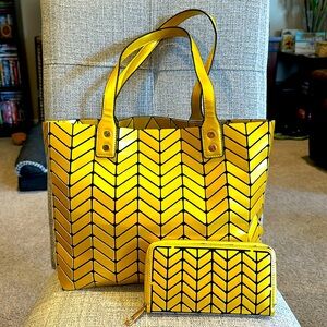 Collapsable Tote and Matching Wallet